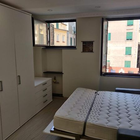 Una Finestra Speciale Su Palazzo Rosso. Monolocale Genua Exterior foto